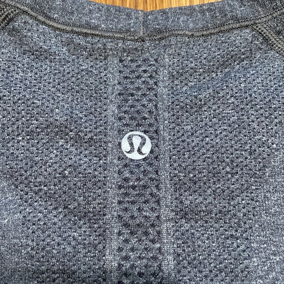 EUC Lululemon Gray SS swiftly shirt 6 - Picture 7 of 7
